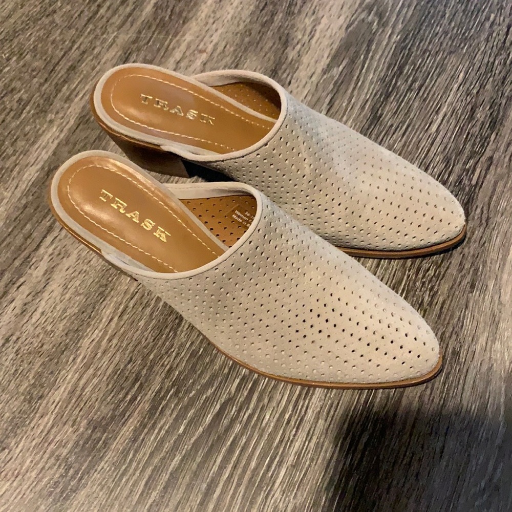 Trask mules, NEW, size 7, Teresa Perf Oiled Suede